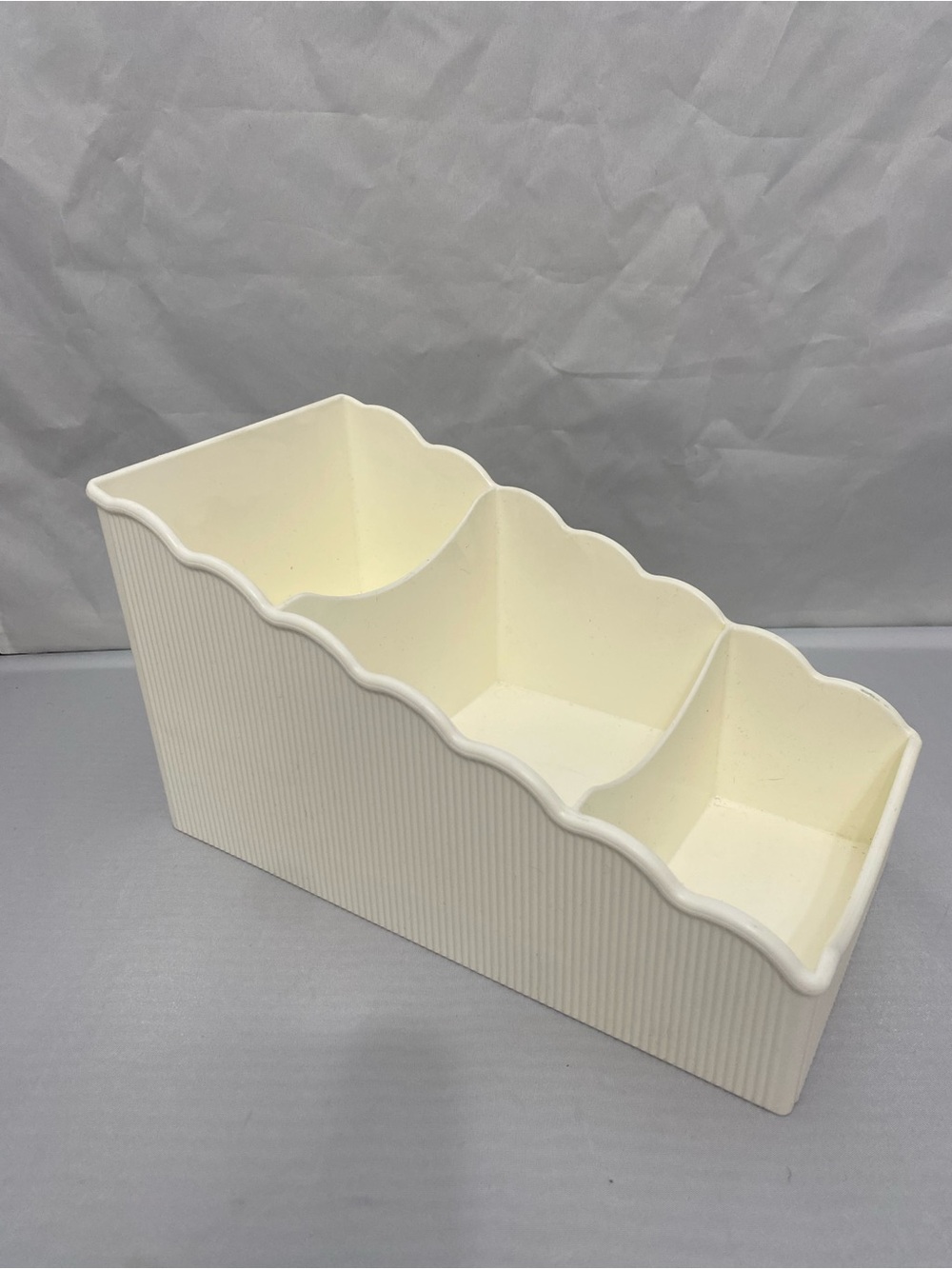 Tupperware 3-Tiered Scalloped Storage